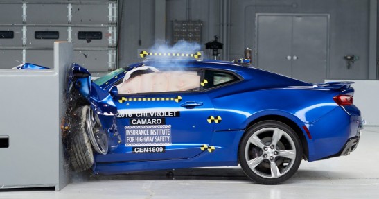 Mustang, Camaro i Challenger - crash test 2016
